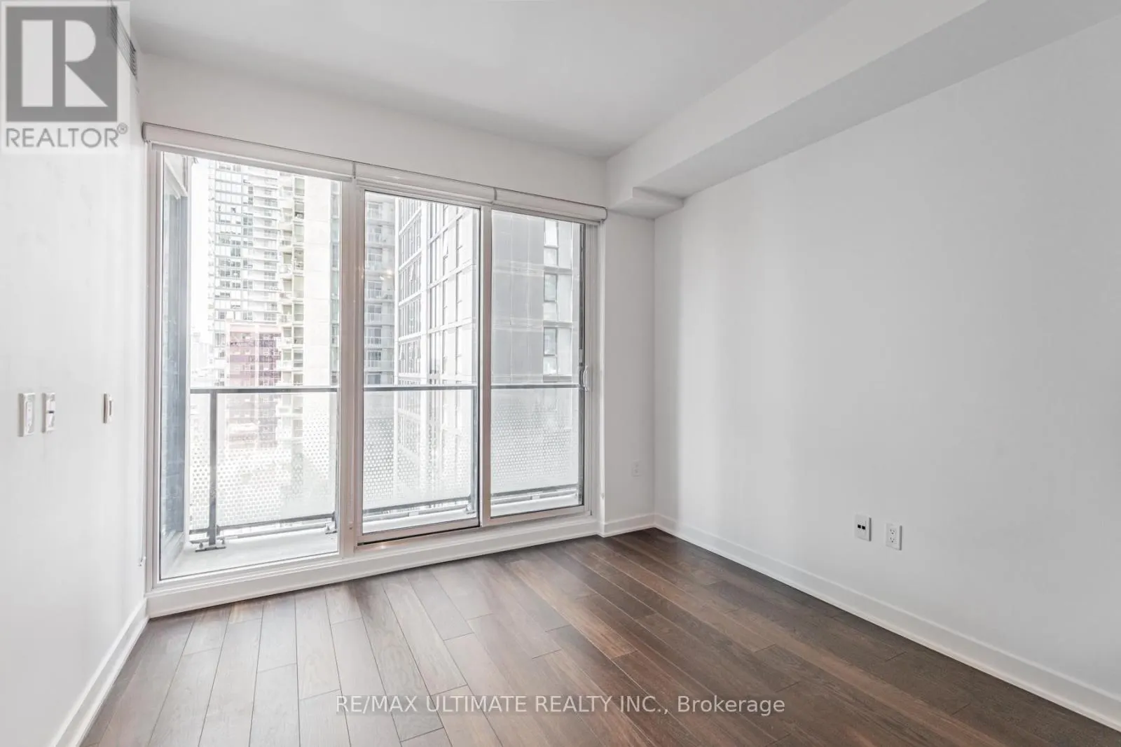 1507 - 115 BLUE JAYS WAY