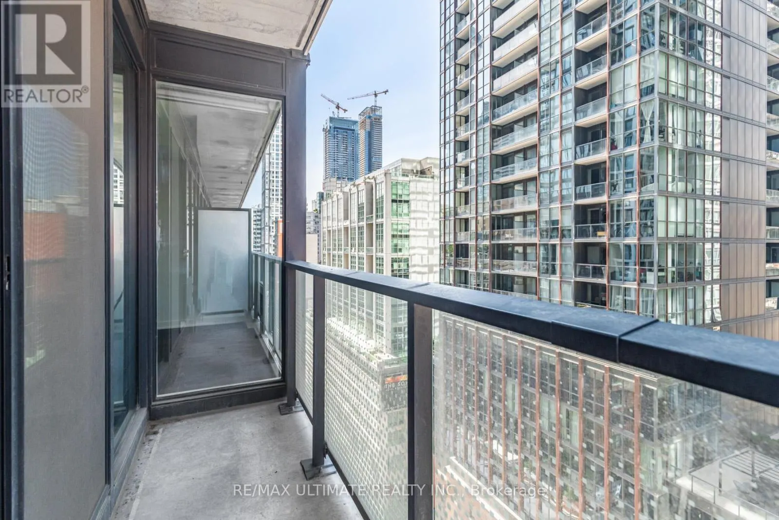 1507 - 115 BLUE JAYS WAY