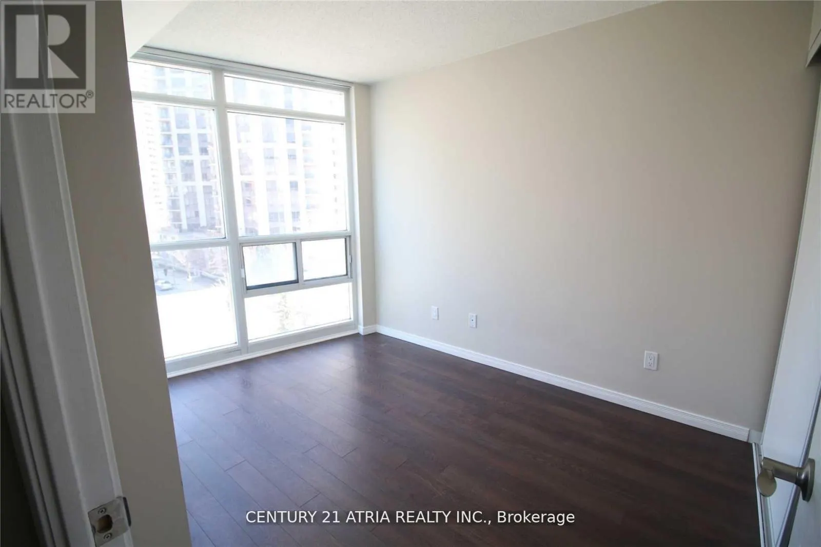 601 - 30 HARRISON GARDEN BOULEVARD