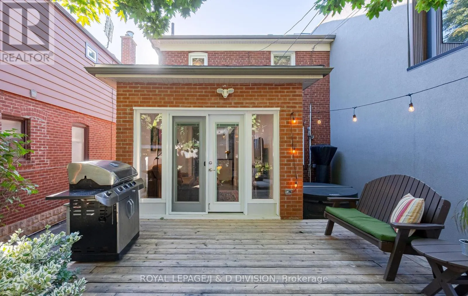 151 FORMAN AVENUE