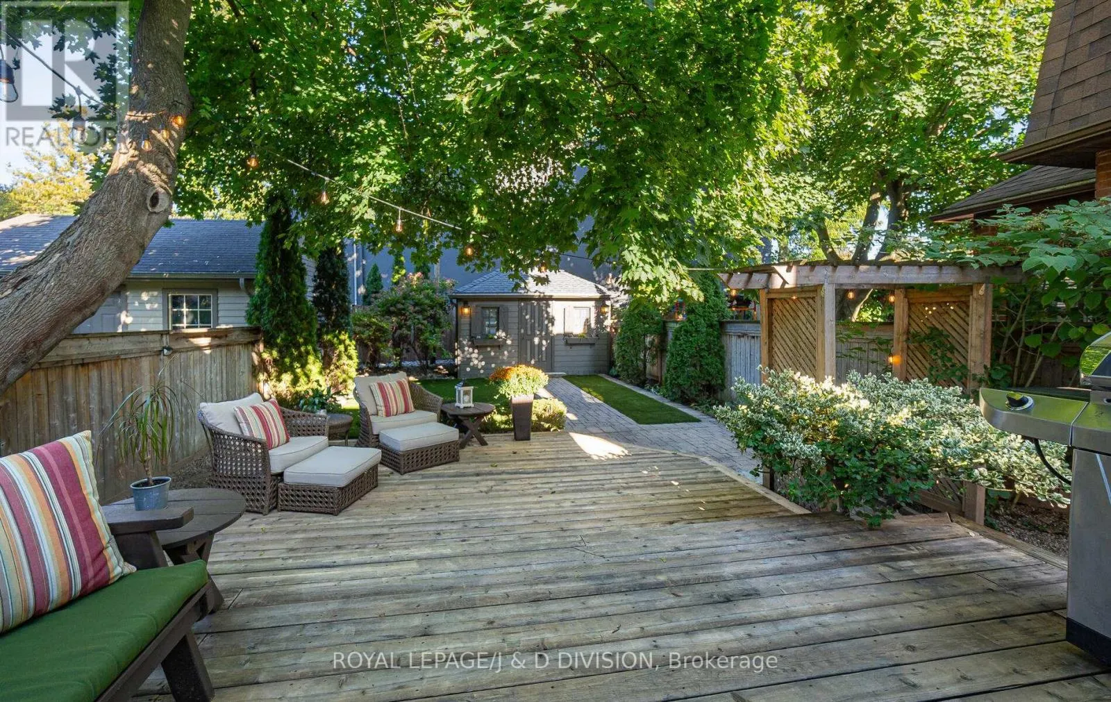 151 FORMAN AVENUE