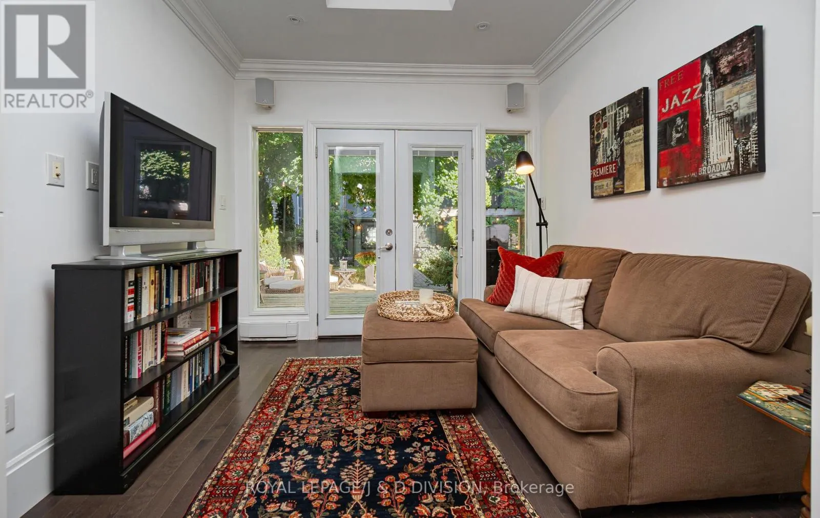 151 FORMAN AVENUE