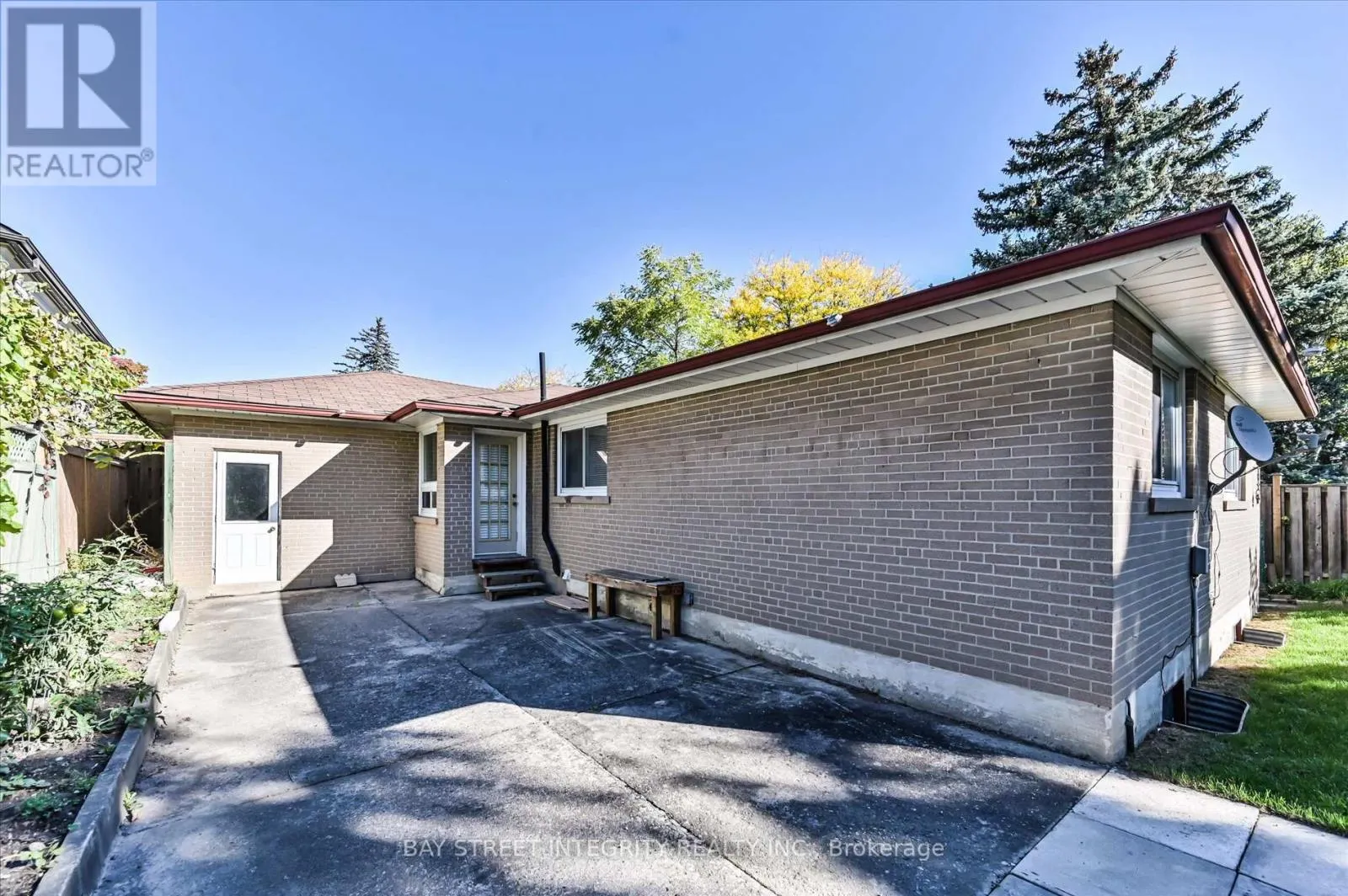 1 CAINES AVENUE