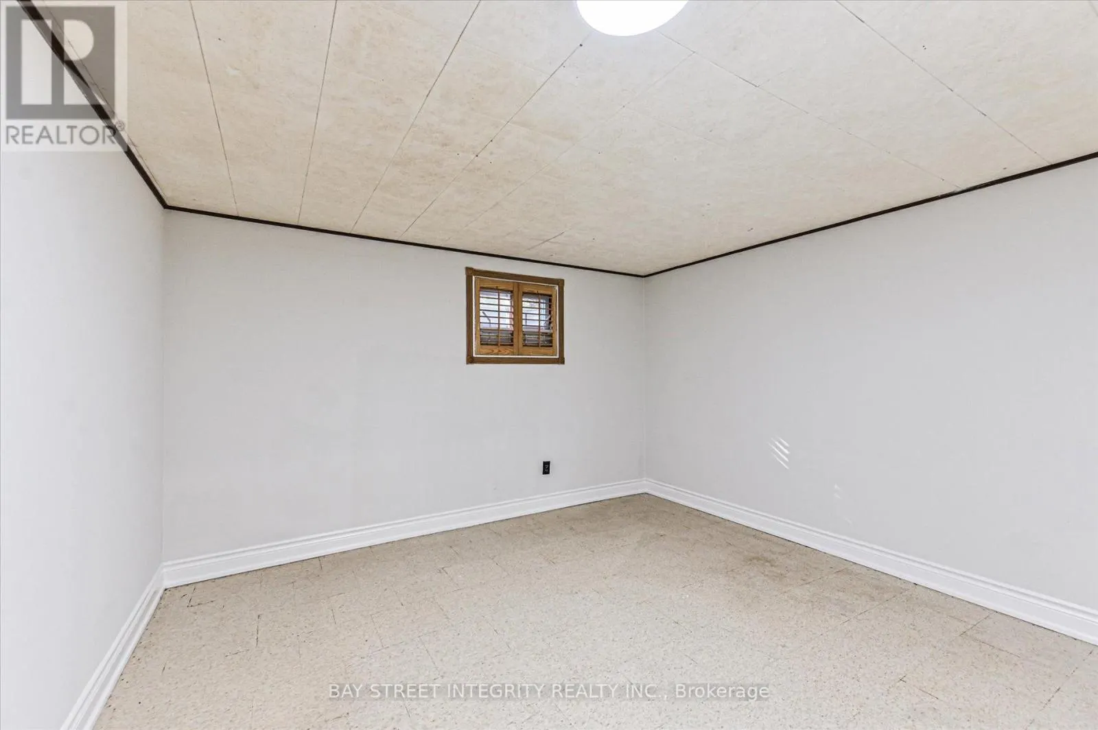 1 CAINES AVENUE