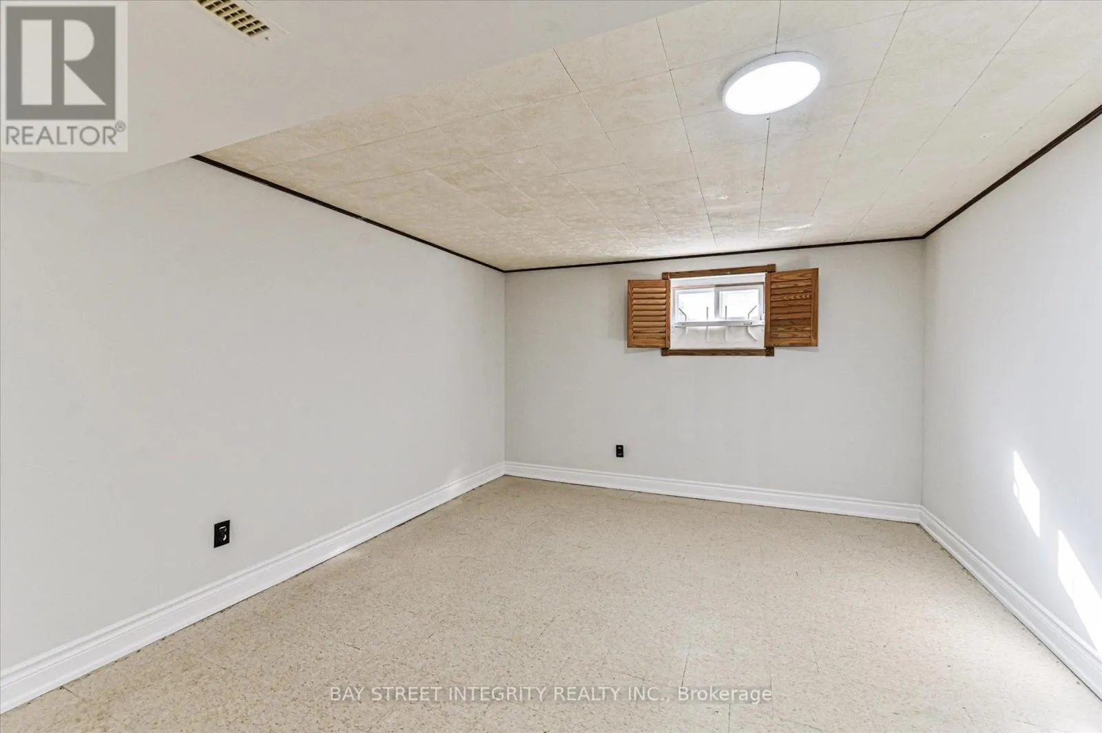 1 CAINES AVENUE
