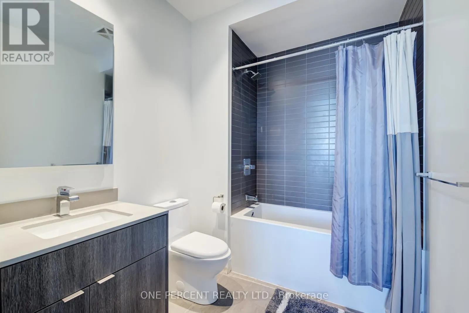 6108 - 7 GRENVILLE STREET