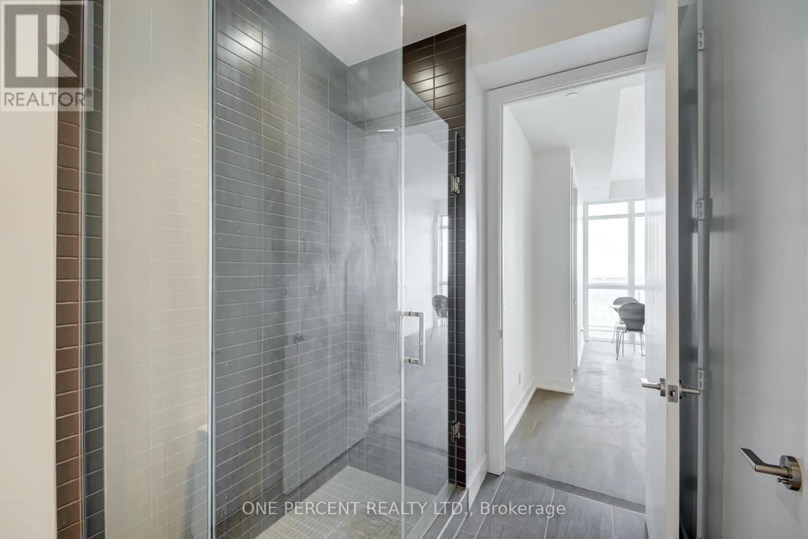 6108 - 7 GRENVILLE STREET