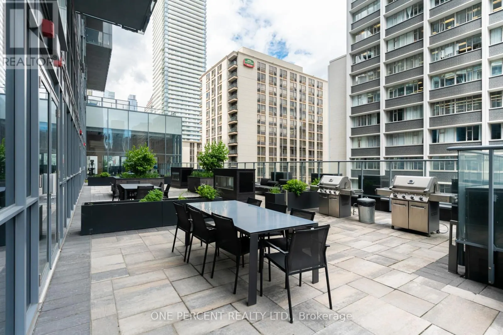 6108 - 7 GRENVILLE STREET