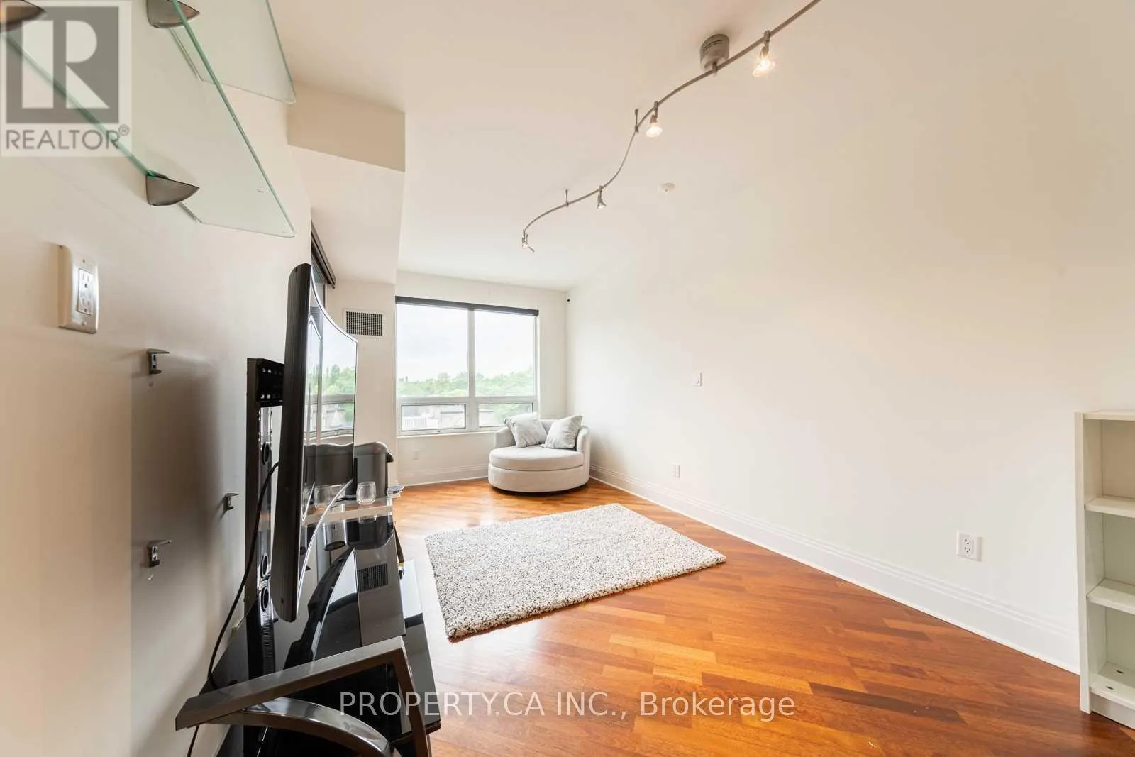 505 - 99 AVENUE ROAD