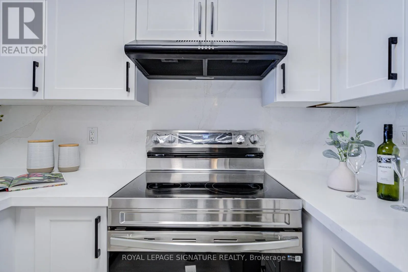 2503 - 35 FINCH AVENUE E