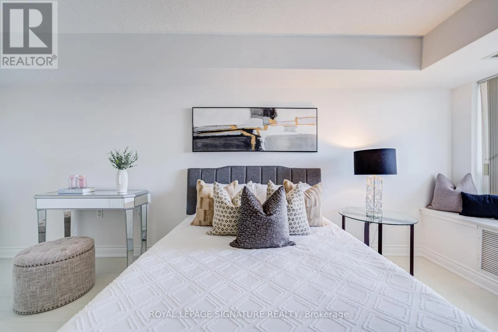 2503 - 35 FINCH AVENUE E