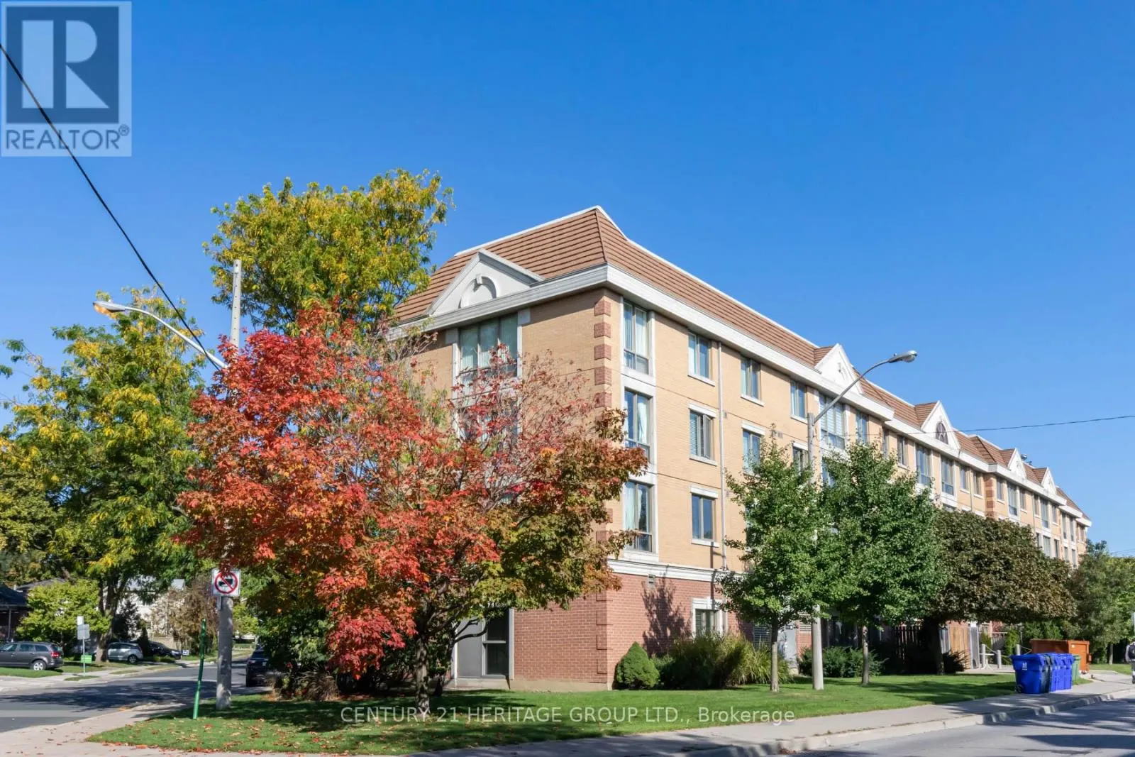 303 - 211 RANDOLPH ROAD