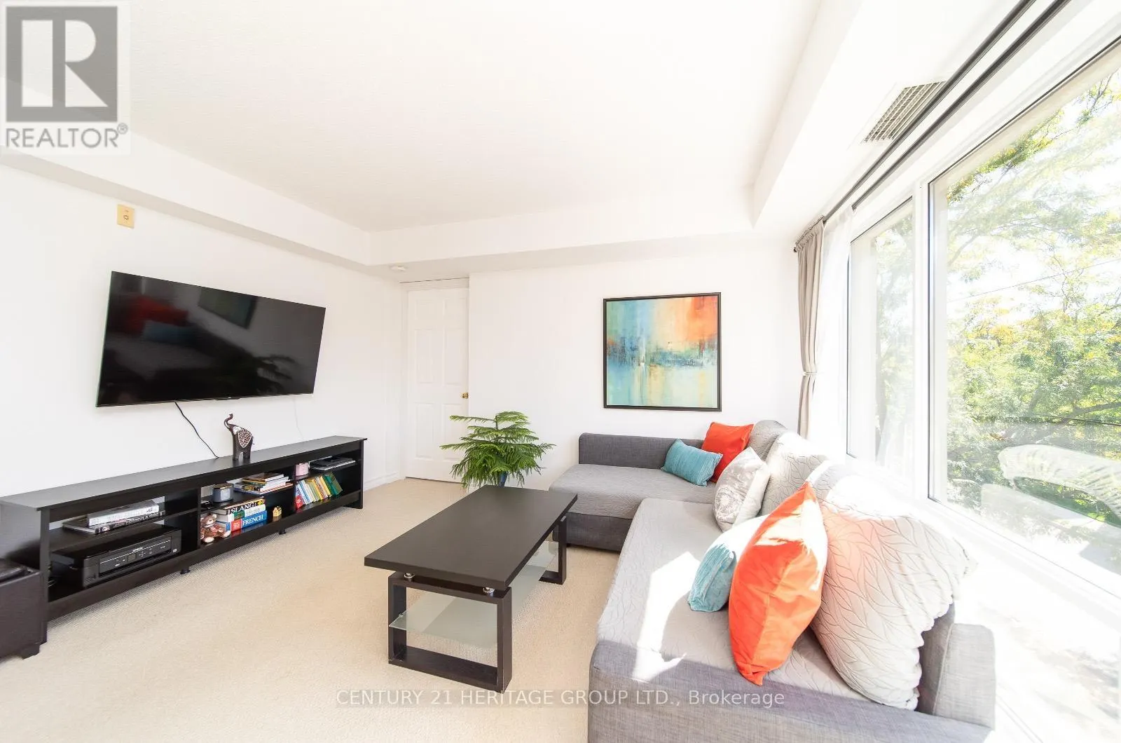 303 - 211 RANDOLPH ROAD