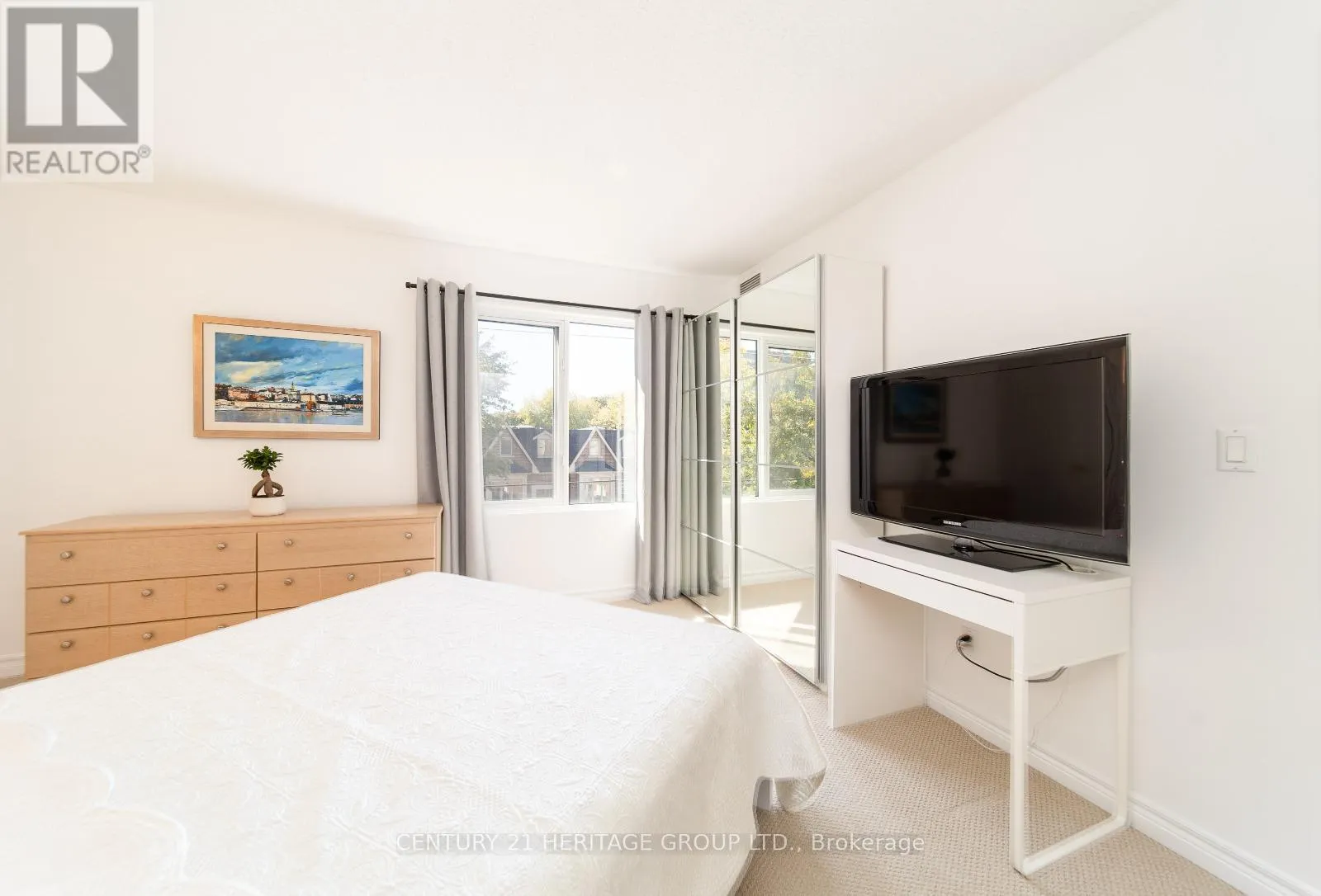 303 - 211 RANDOLPH ROAD