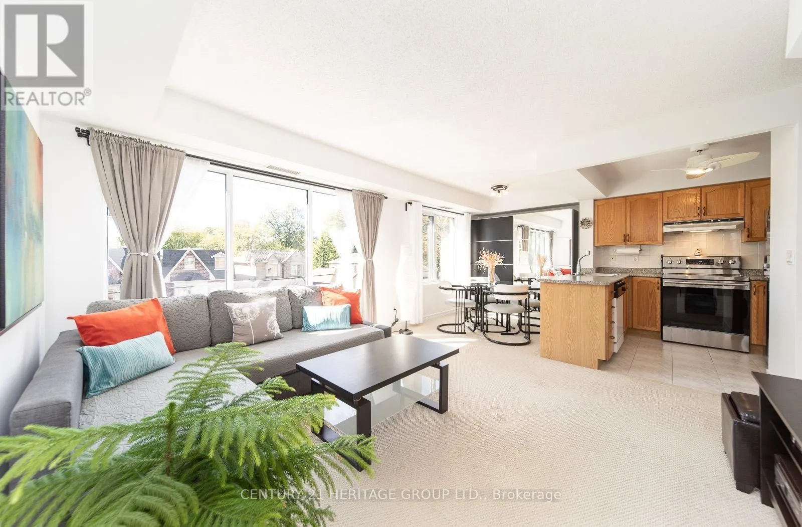 303 - 211 RANDOLPH ROAD