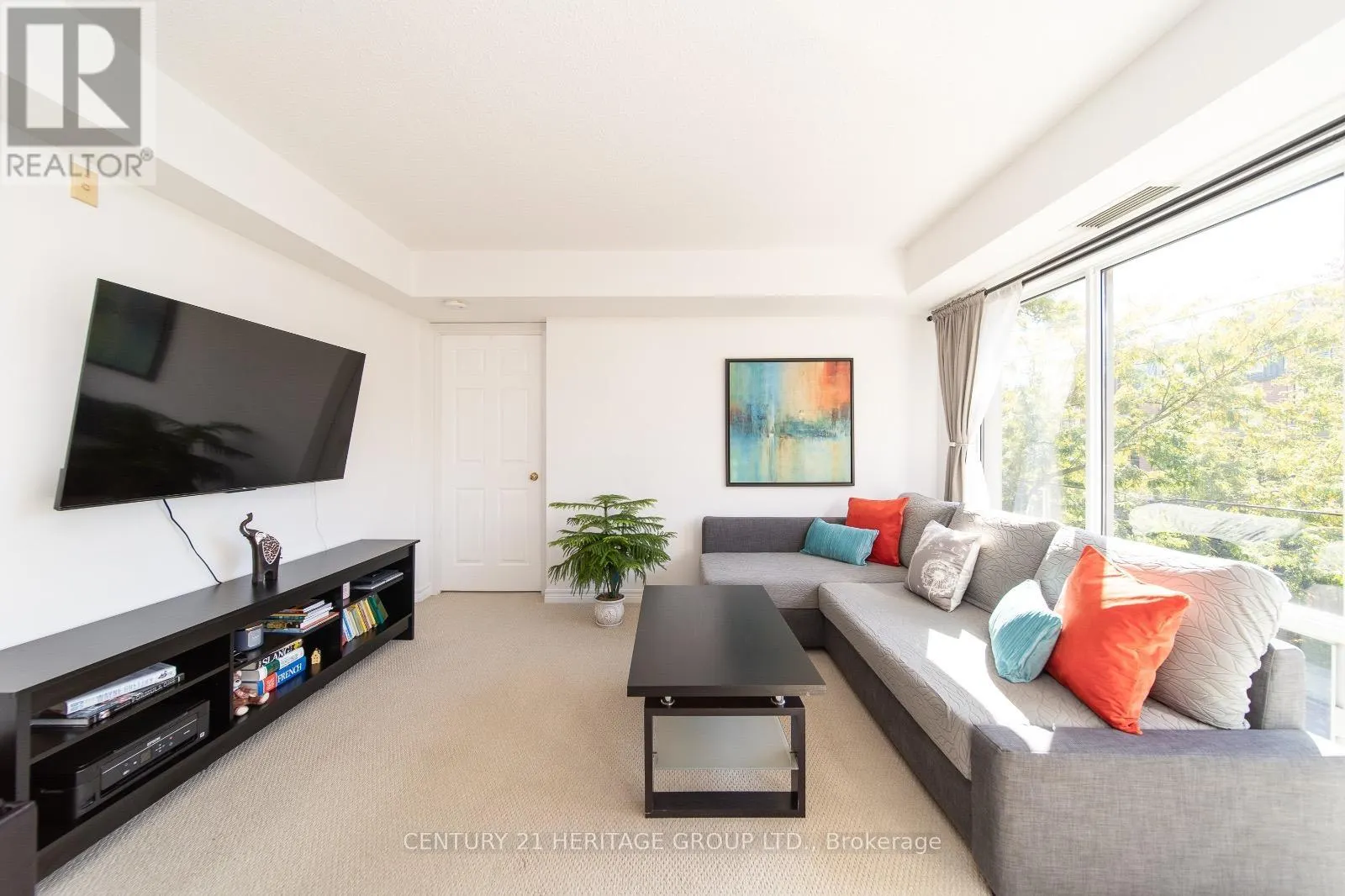 303 - 211 RANDOLPH ROAD