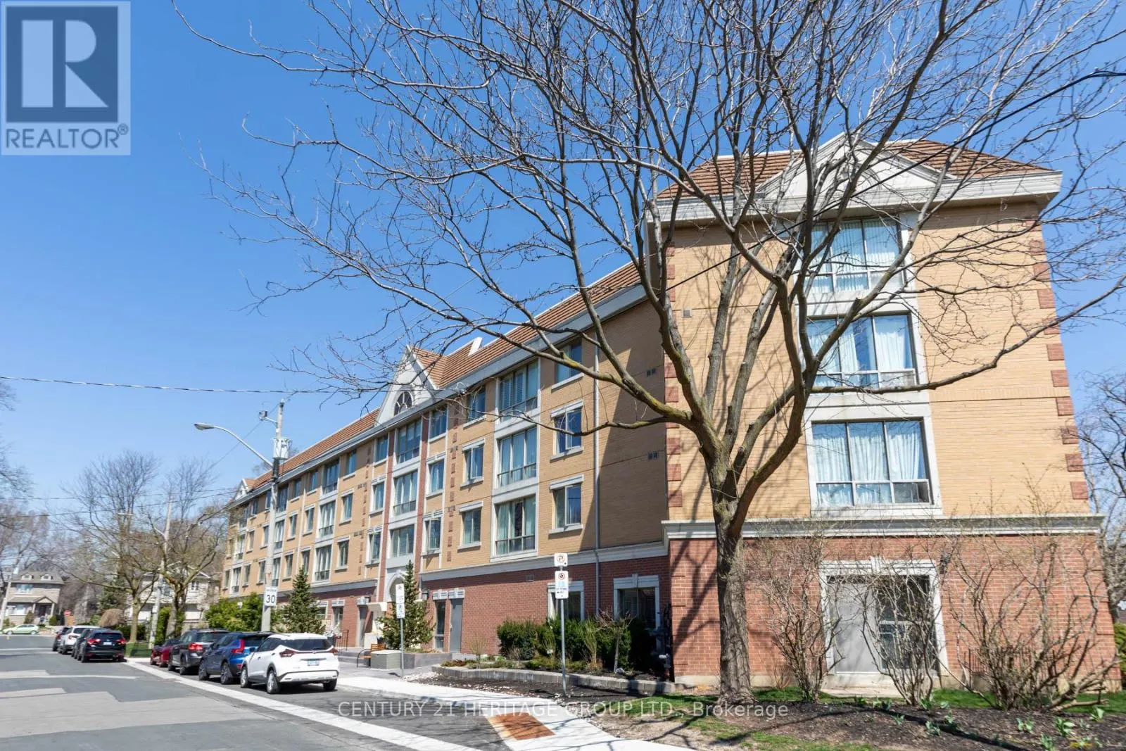 303 - 211 RANDOLPH ROAD