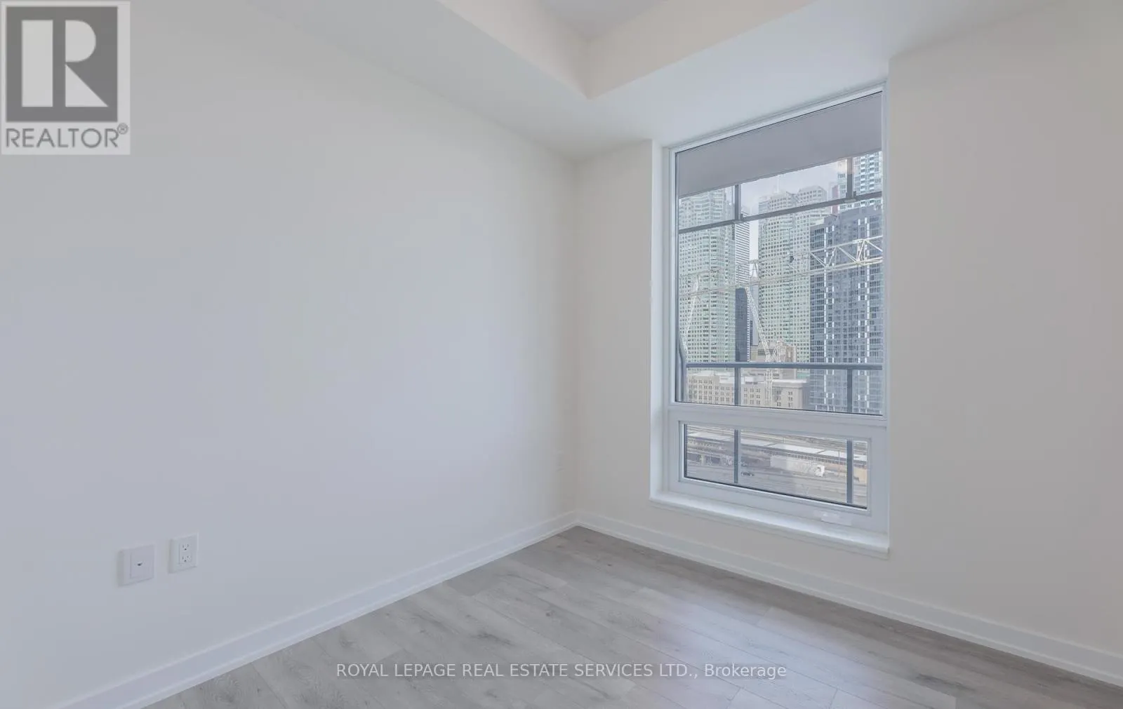 1307 - 28 FREEDLAND STREET