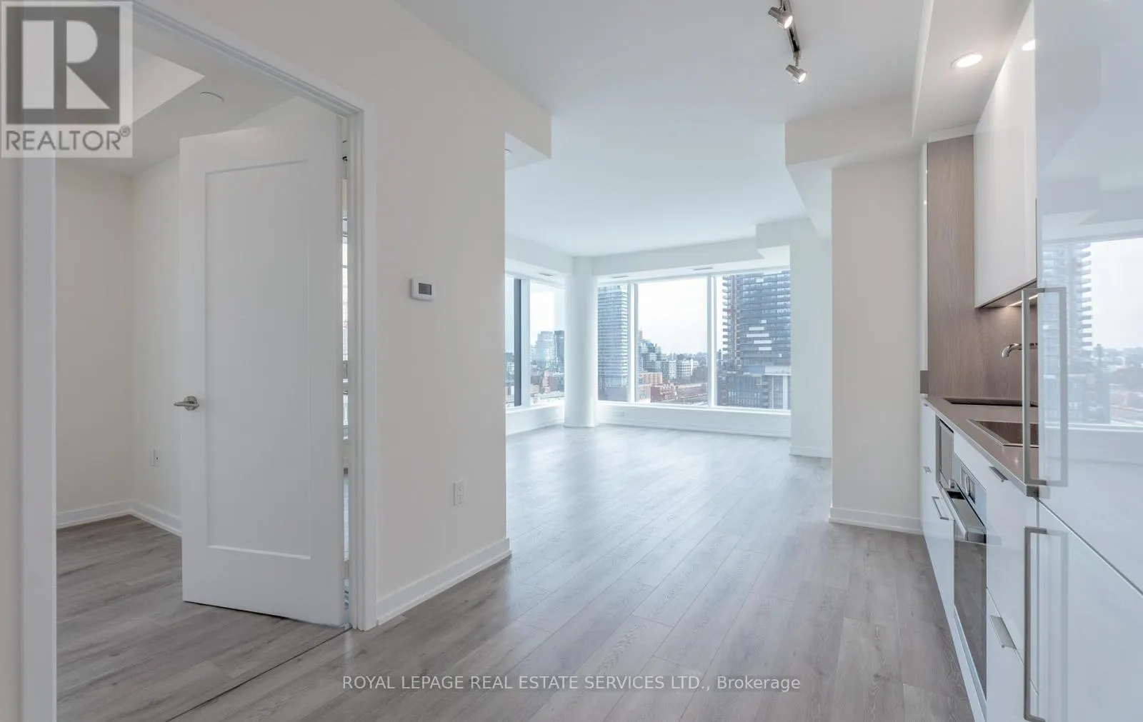 1307 - 28 FREEDLAND STREET