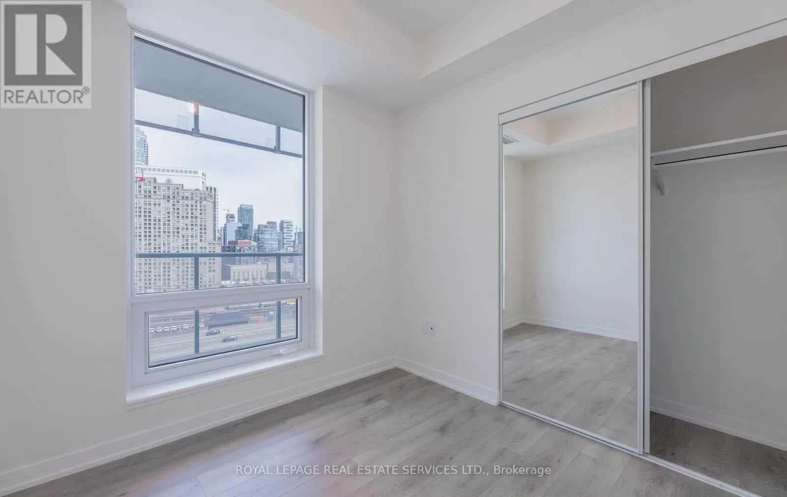 1307 - 28 FREEDLAND STREET