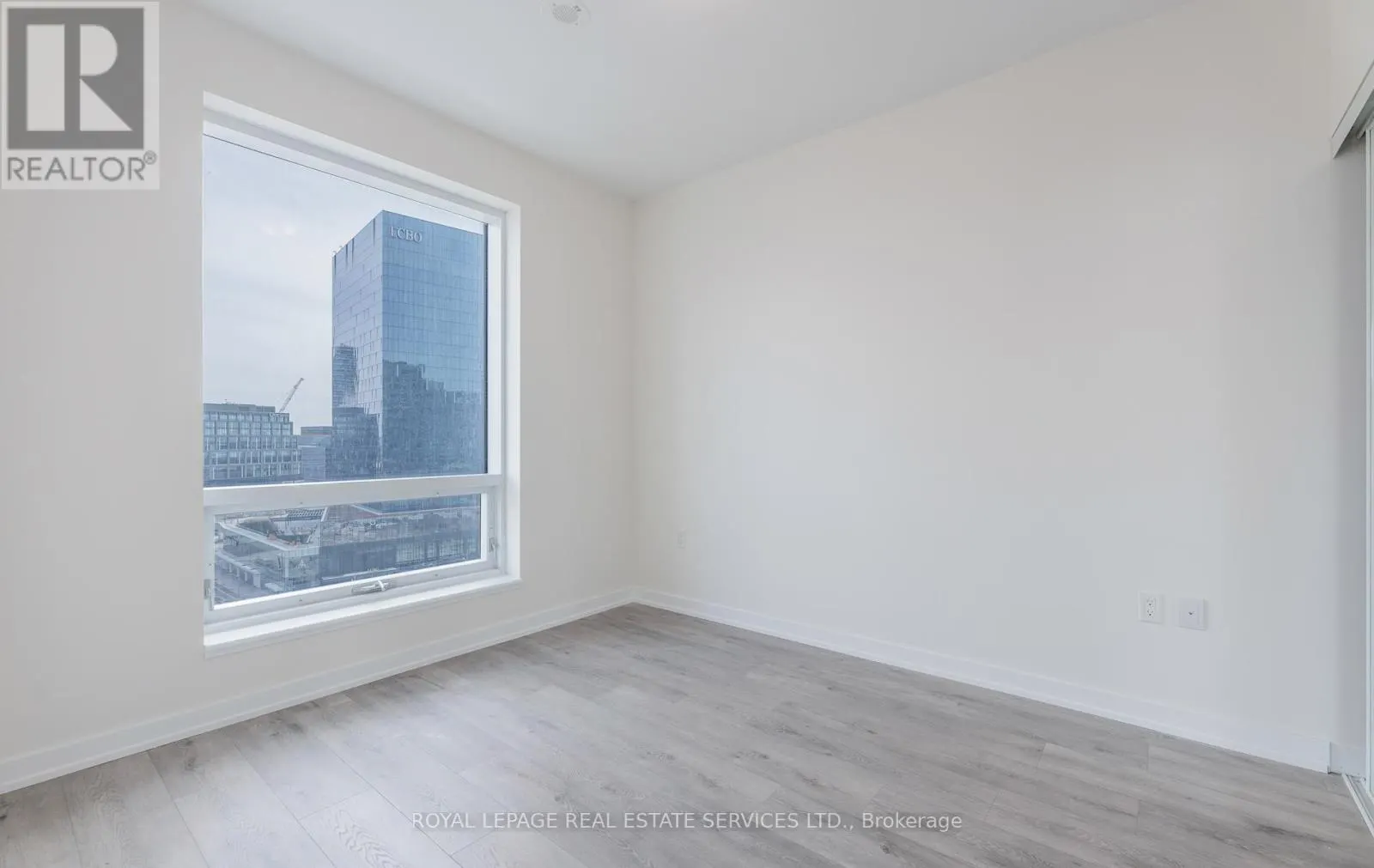 1307 - 28 FREEDLAND STREET