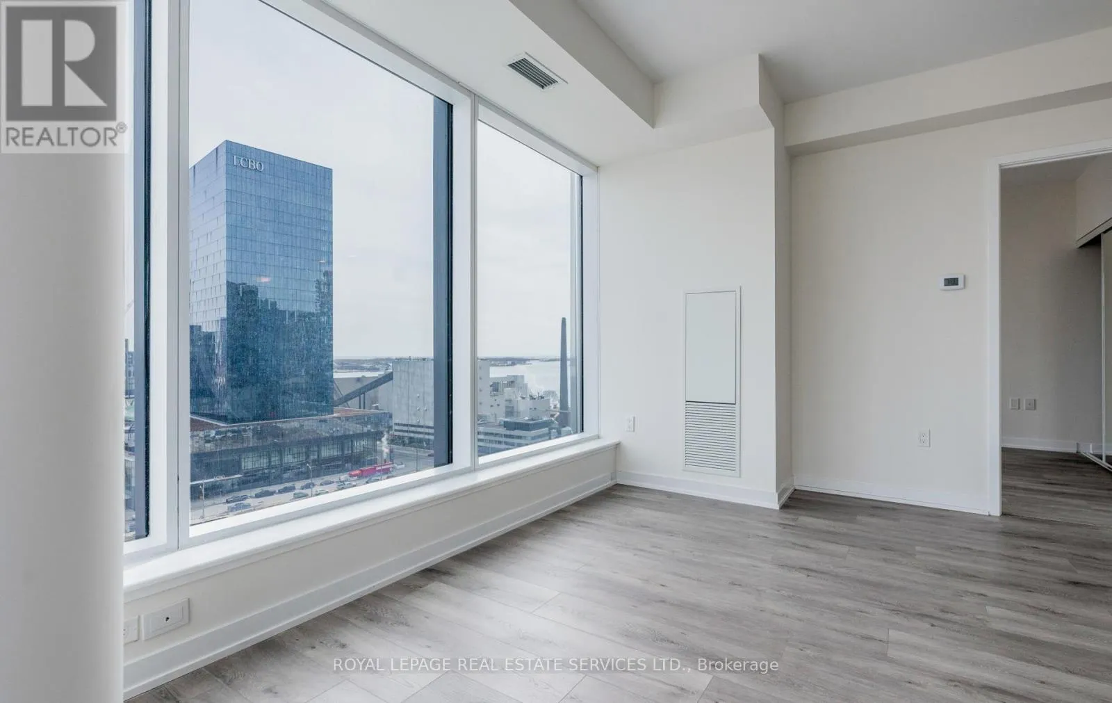 1307 - 28 FREEDLAND STREET