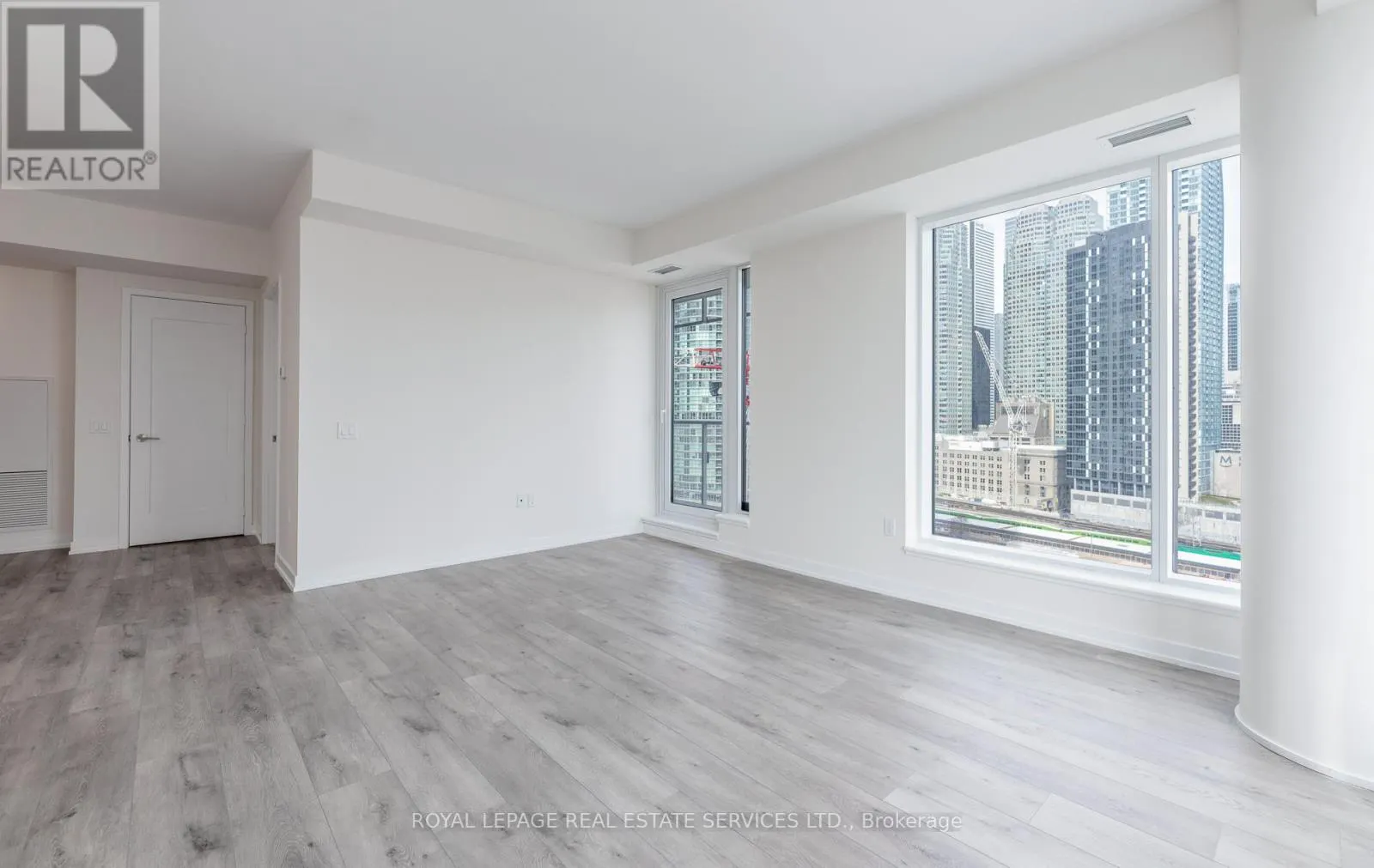 1307 - 28 FREEDLAND STREET