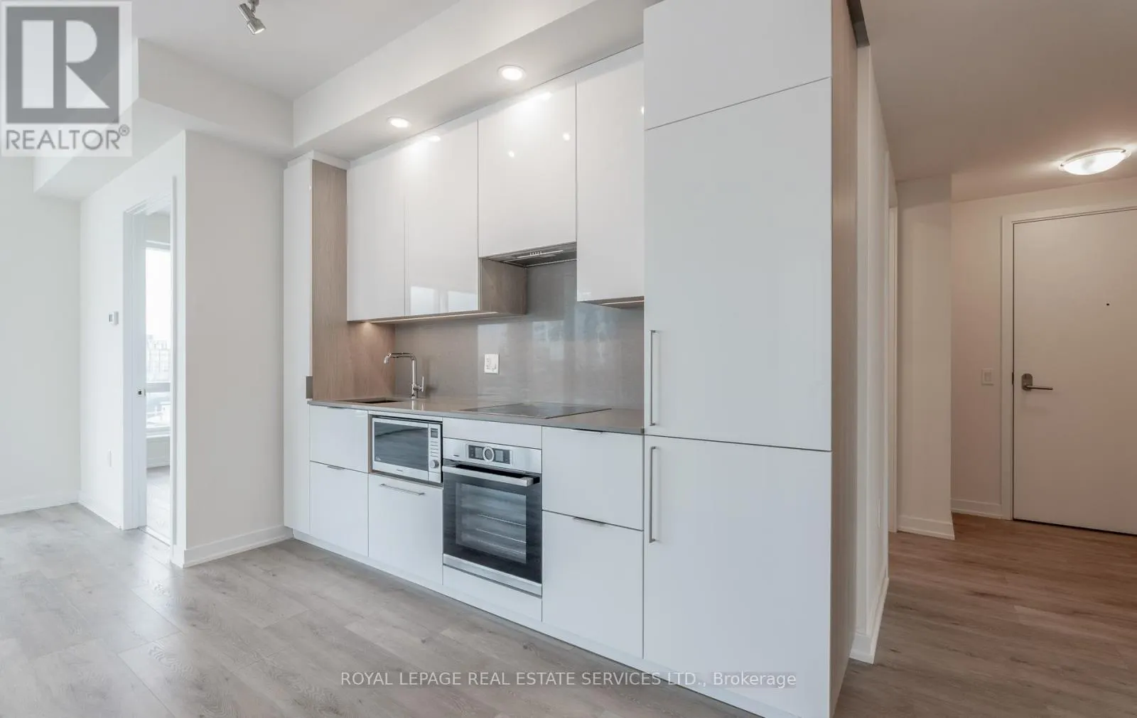 1307 - 28 FREEDLAND STREET