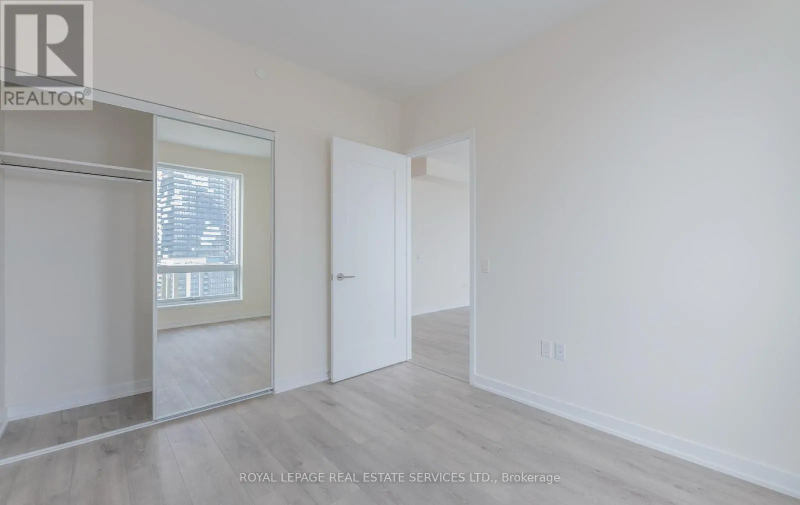 1307 - 28 FREEDLAND STREET