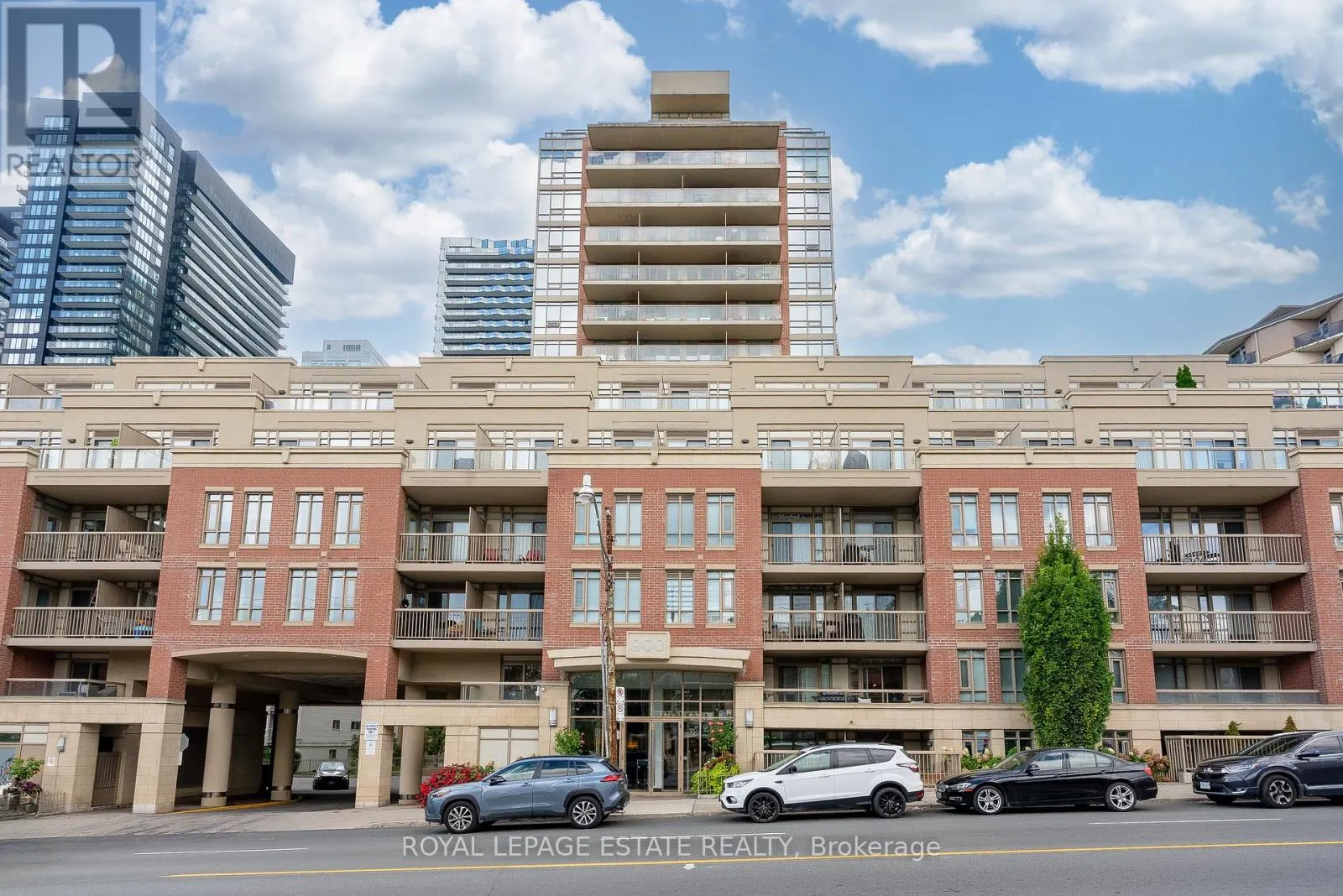 313 - 900 MOUNT PLEASANT ROAD