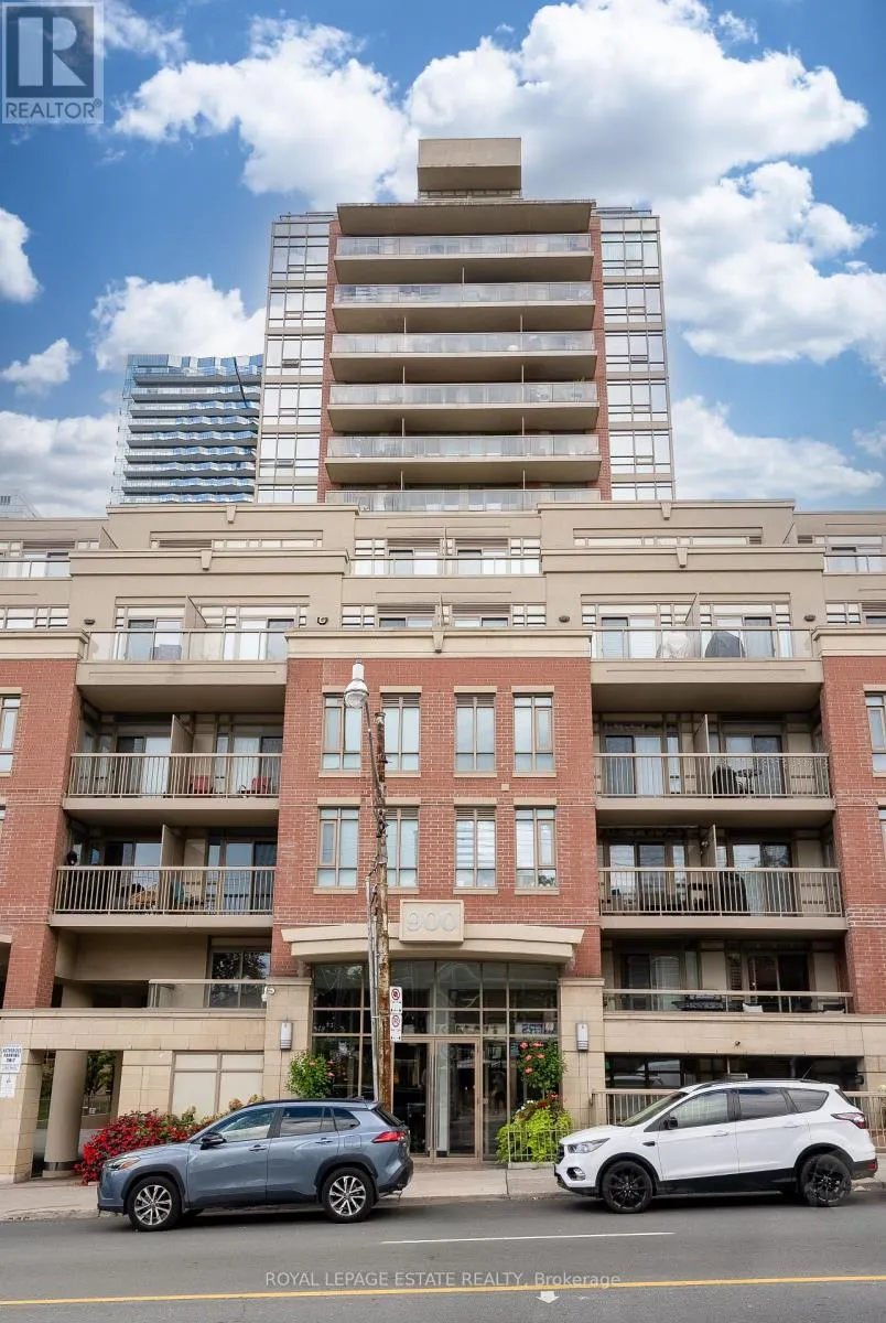 313 - 900 MOUNT PLEASANT ROAD