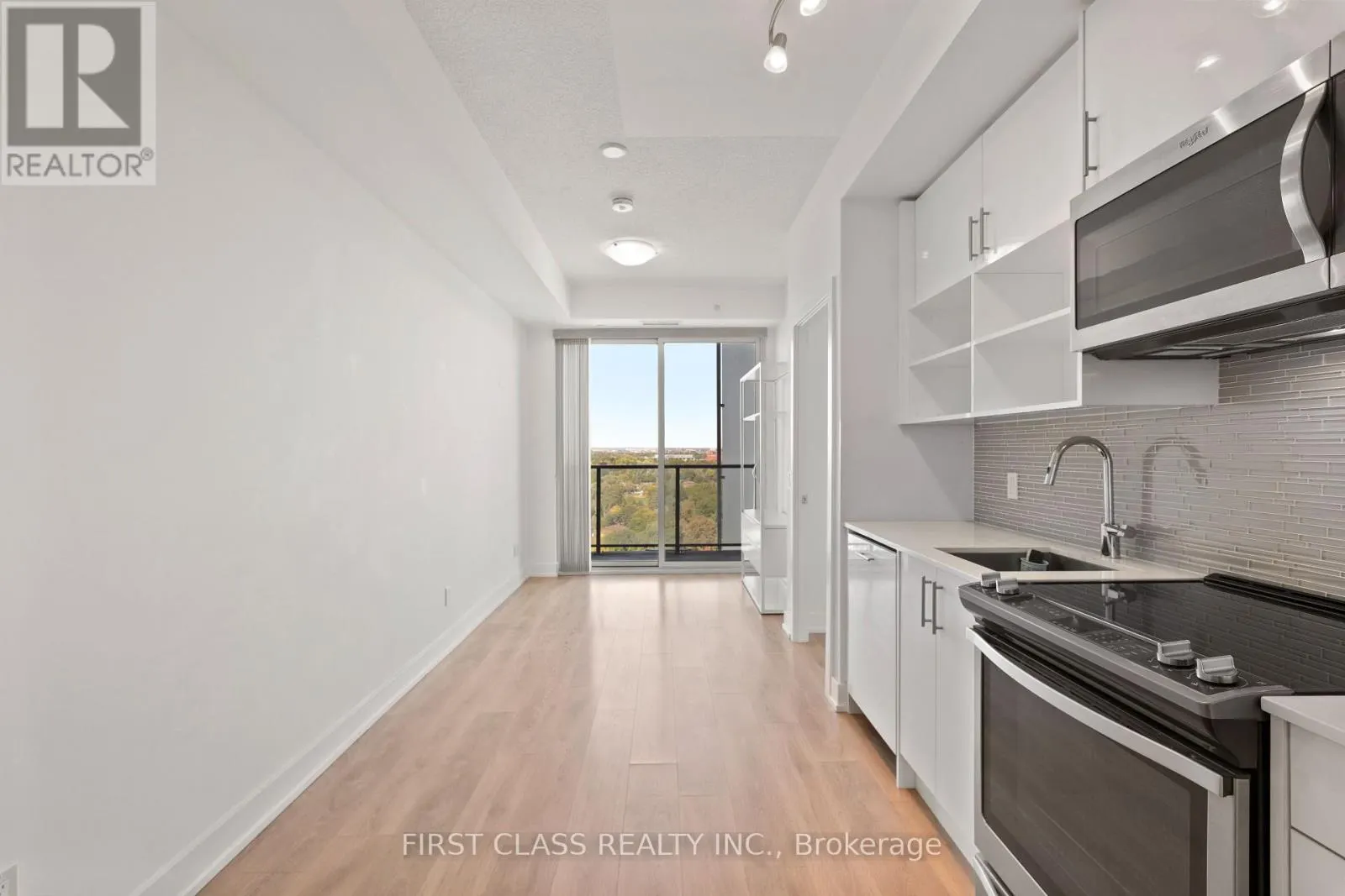 1406 - 128 FAIRVIEW MALL DRIVE