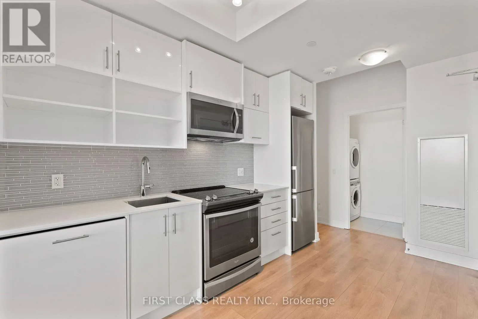 1406 - 128 FAIRVIEW MALL DRIVE