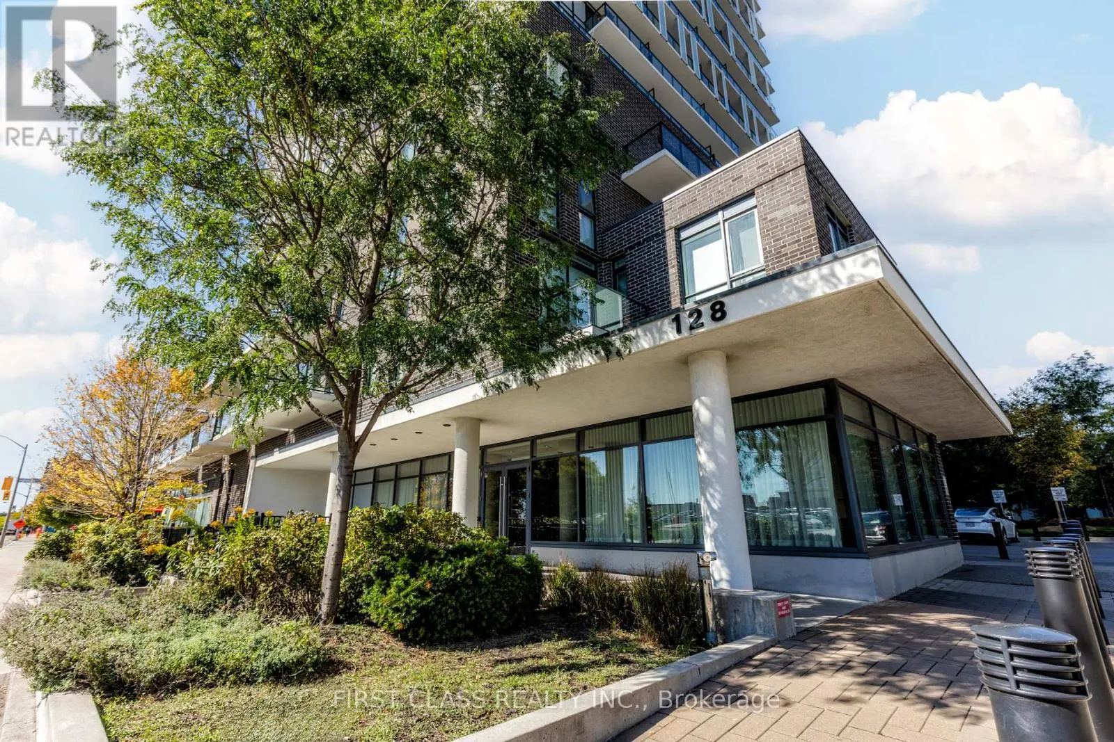 1406 - 128 FAIRVIEW MALL DRIVE