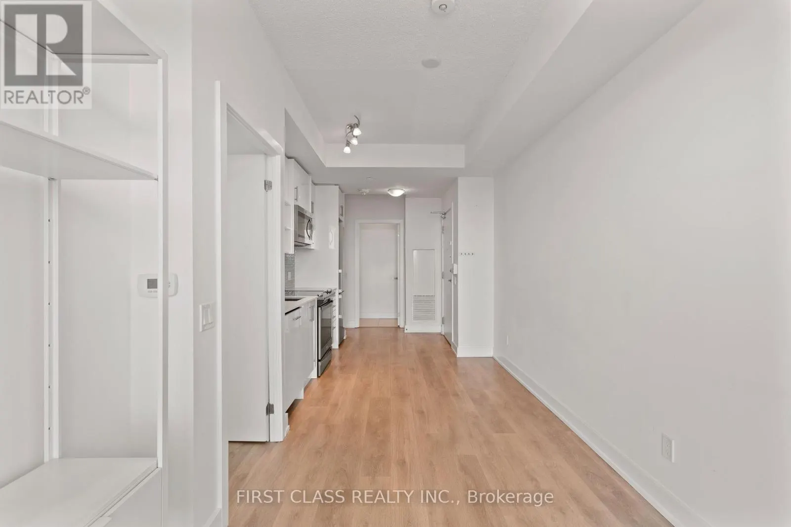 1406 - 128 FAIRVIEW MALL DRIVE