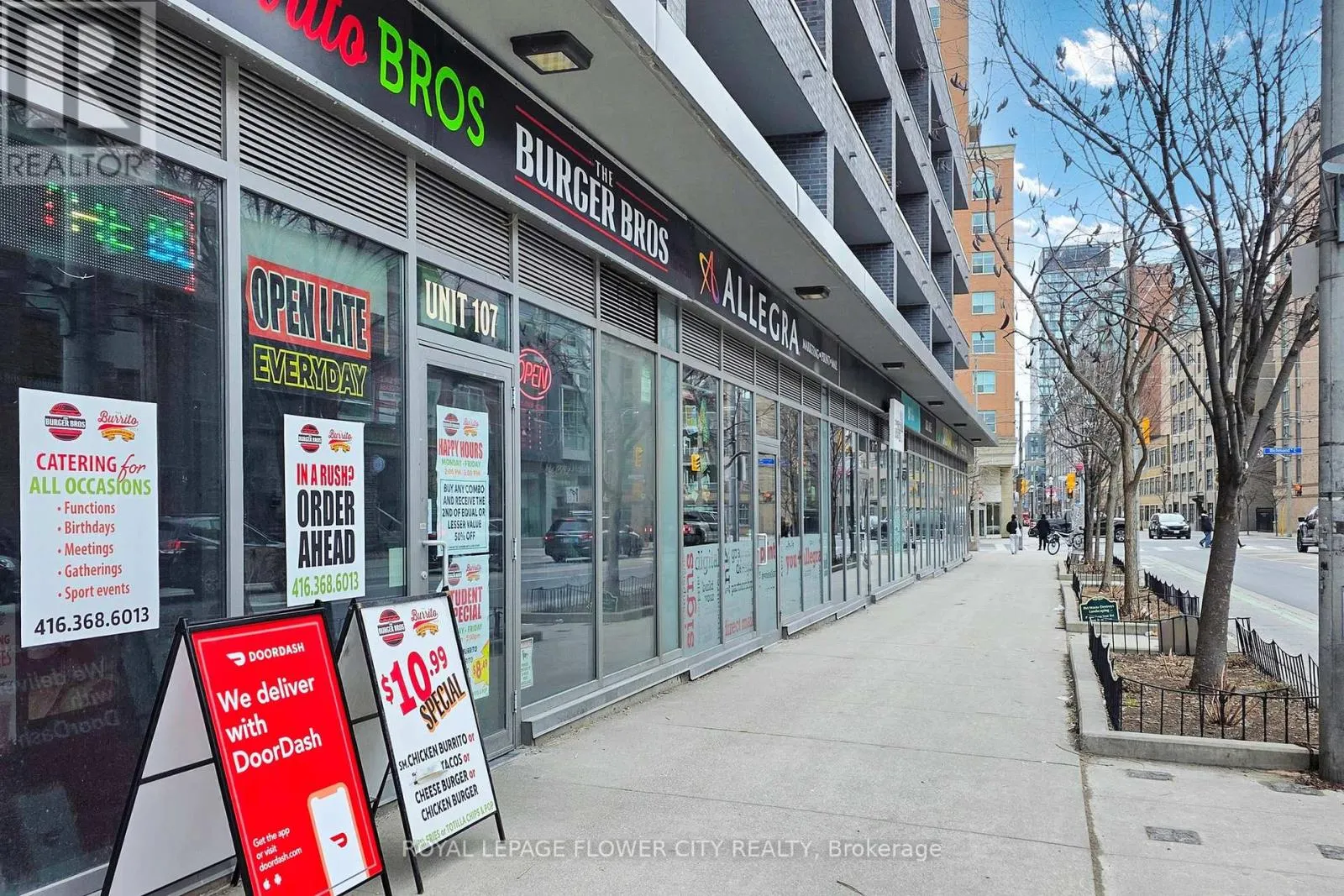 104 - 320 RICHMOND STREET E