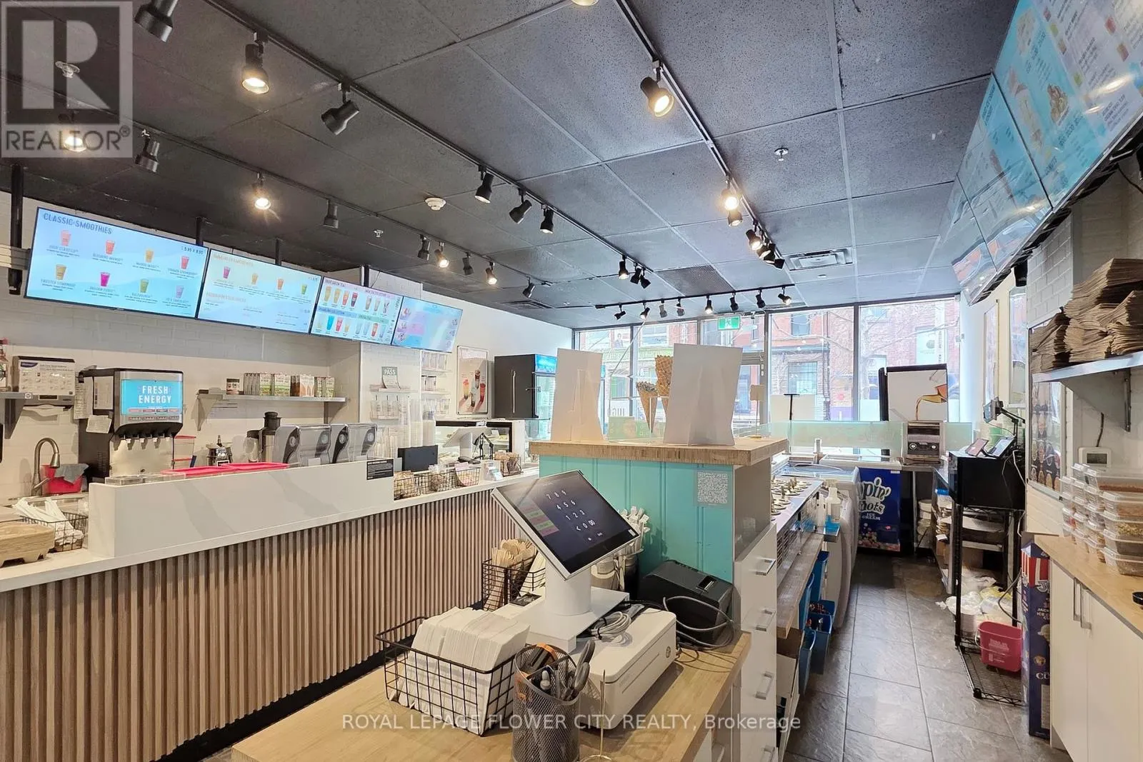104 - 320 RICHMOND STREET E