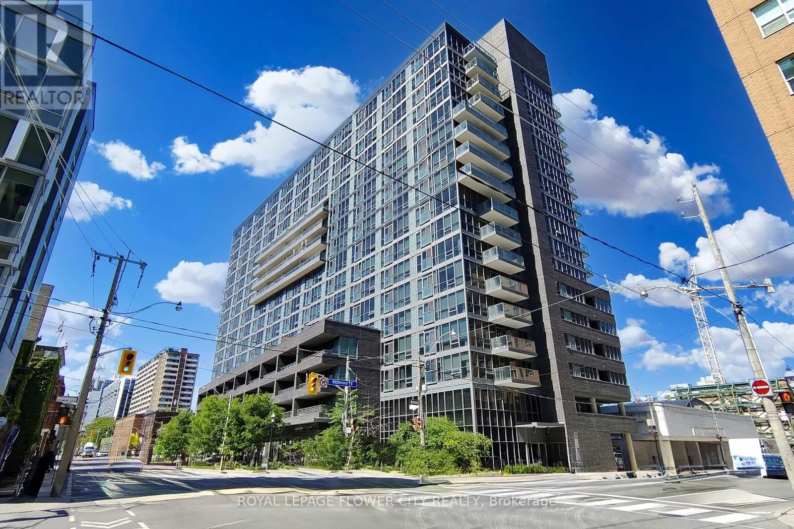 104 - 320 RICHMOND STREET E