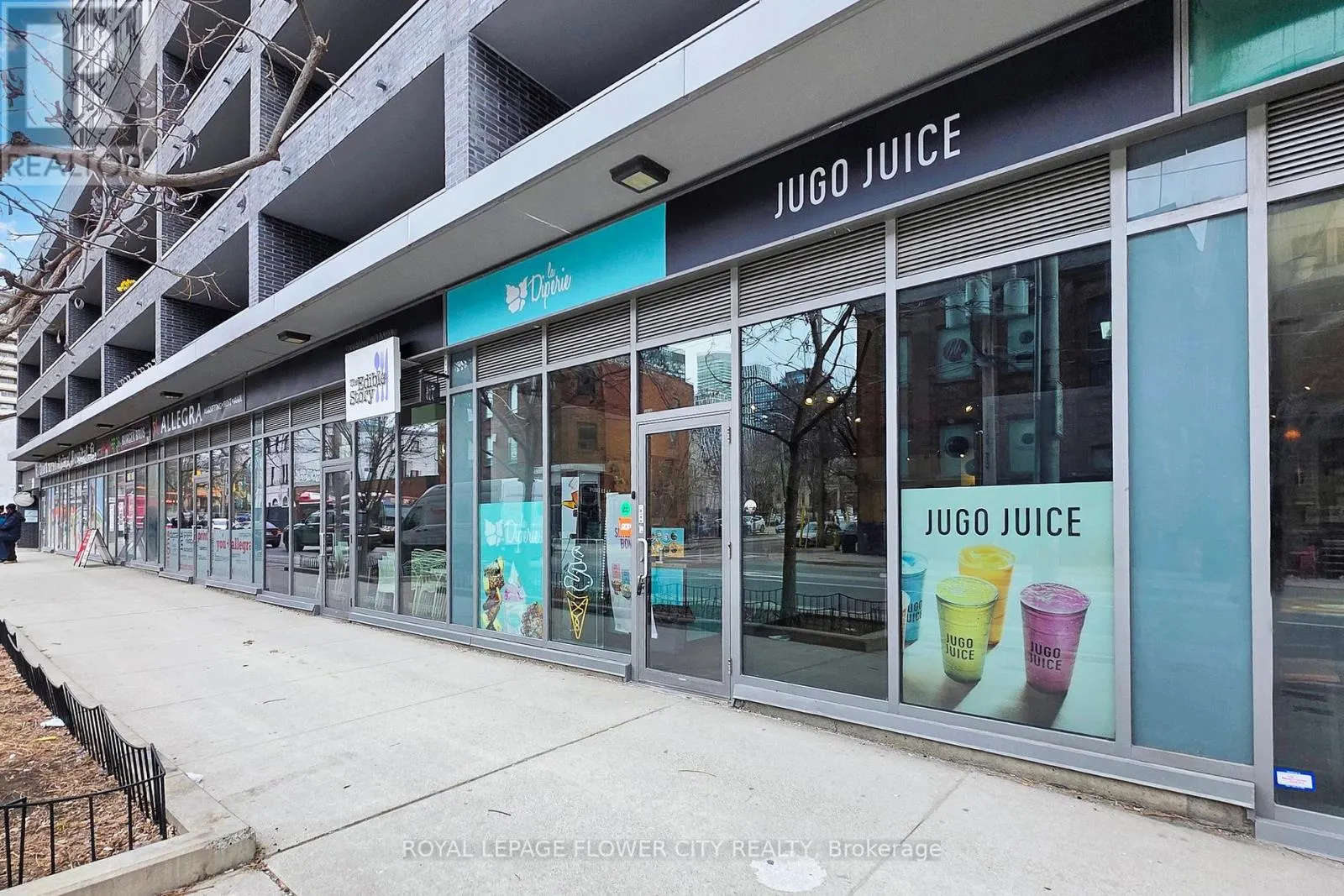 104 - 320 RICHMOND STREET E