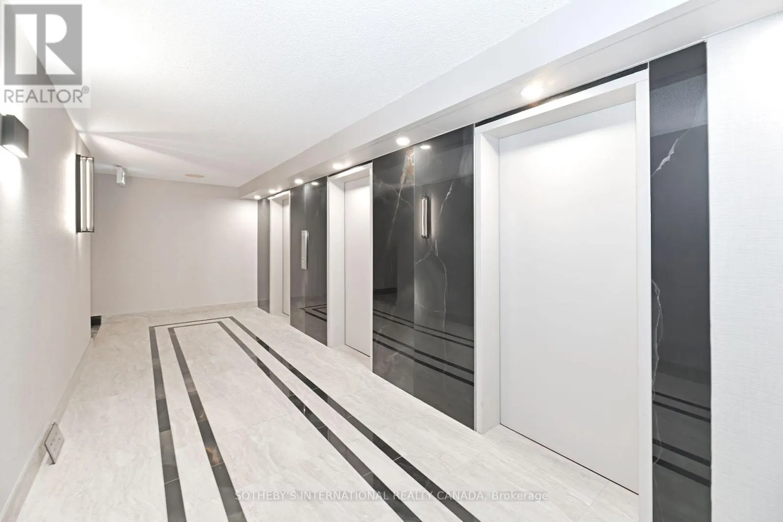 1205 - 3000 BATHURST STREET E