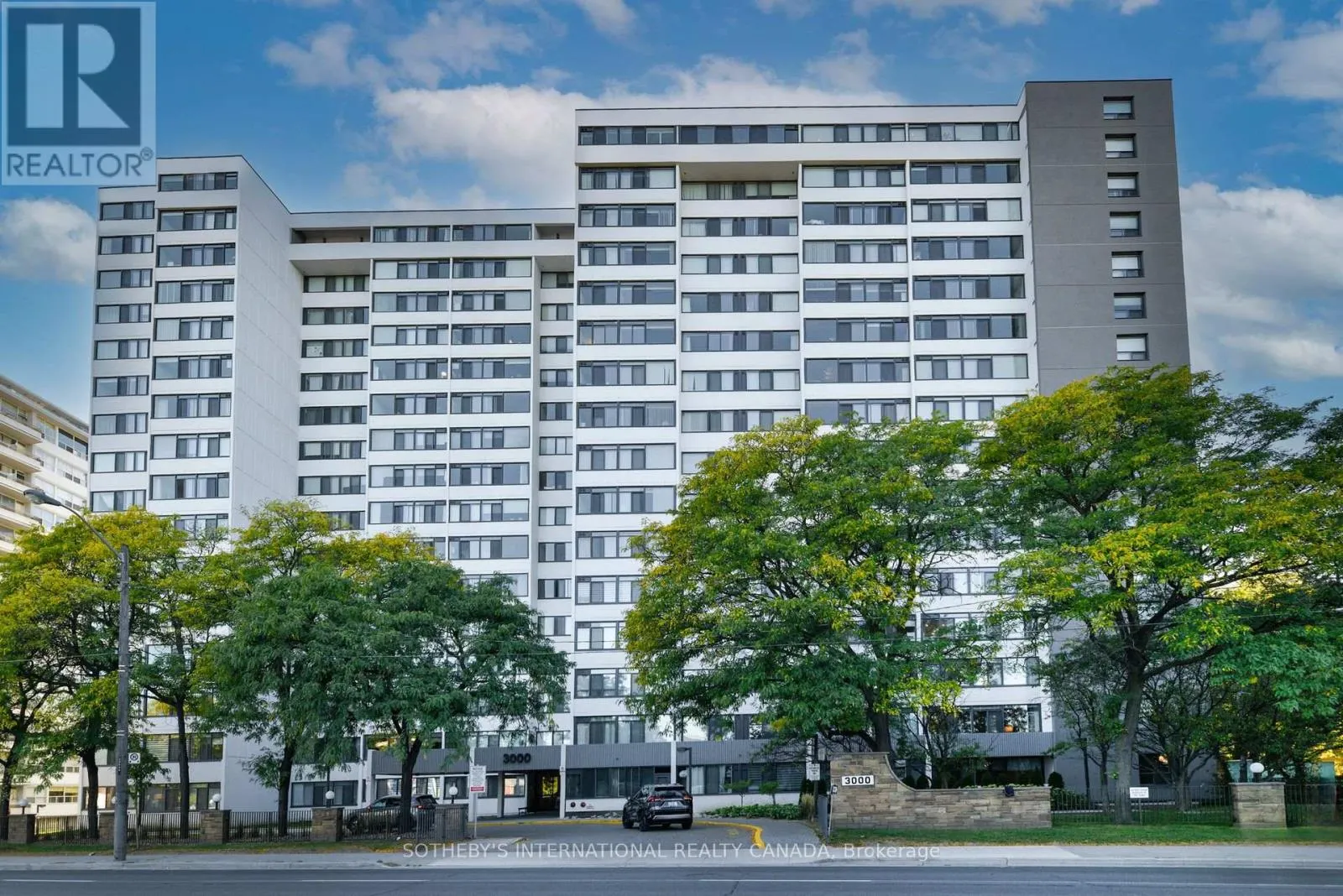 1205 - 3000 BATHURST STREET E