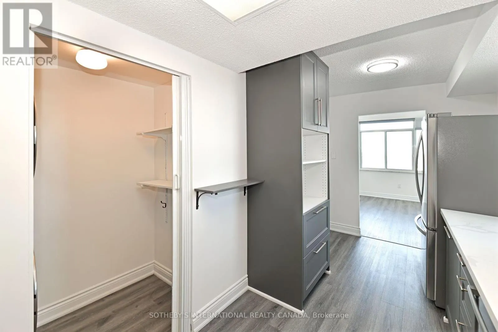 1205 - 3000 BATHURST STREET E