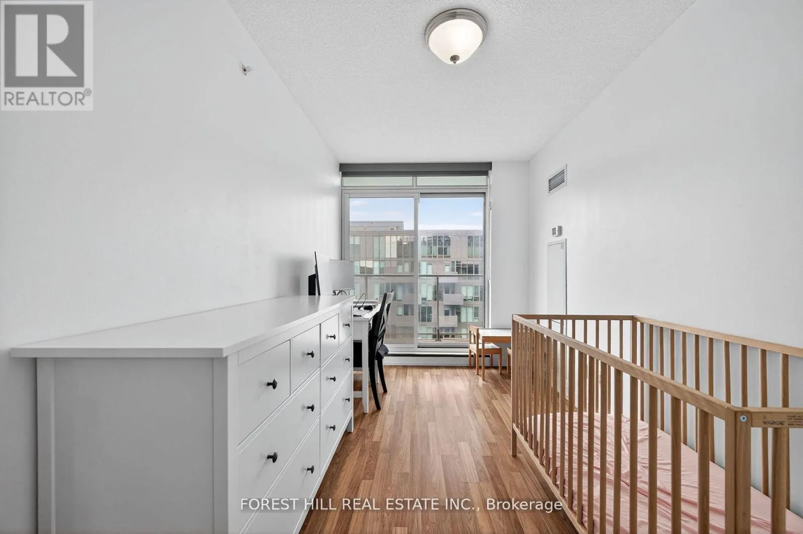 W1204 - 565 WILSON AVENUE