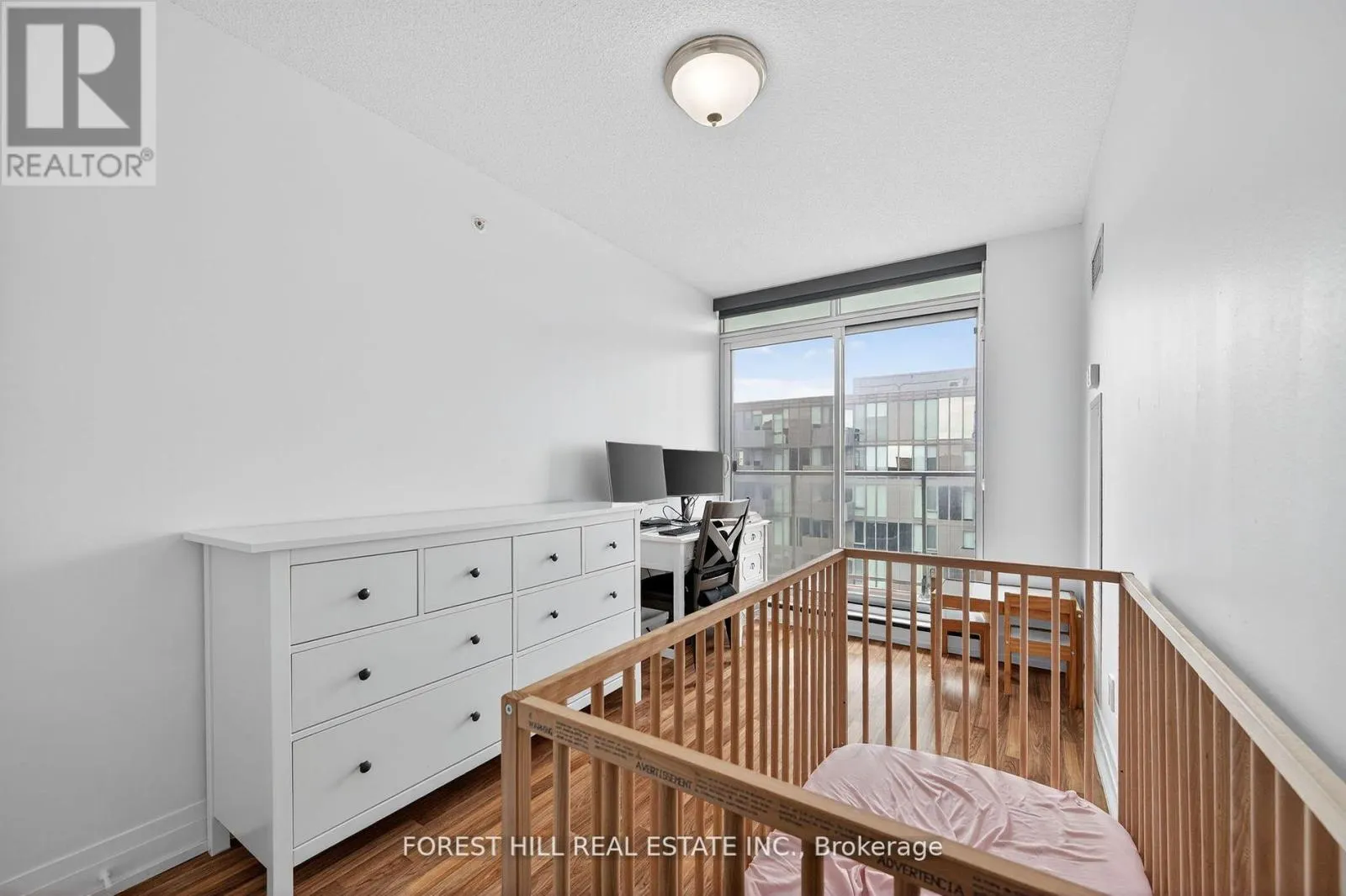 W1204 - 565 WILSON AVENUE