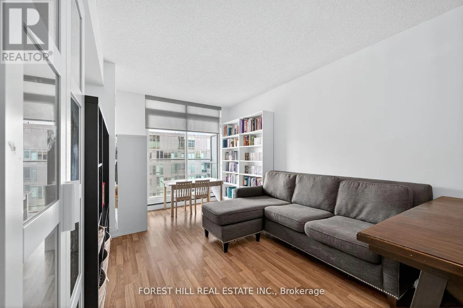 W1204 - 565 WILSON AVENUE