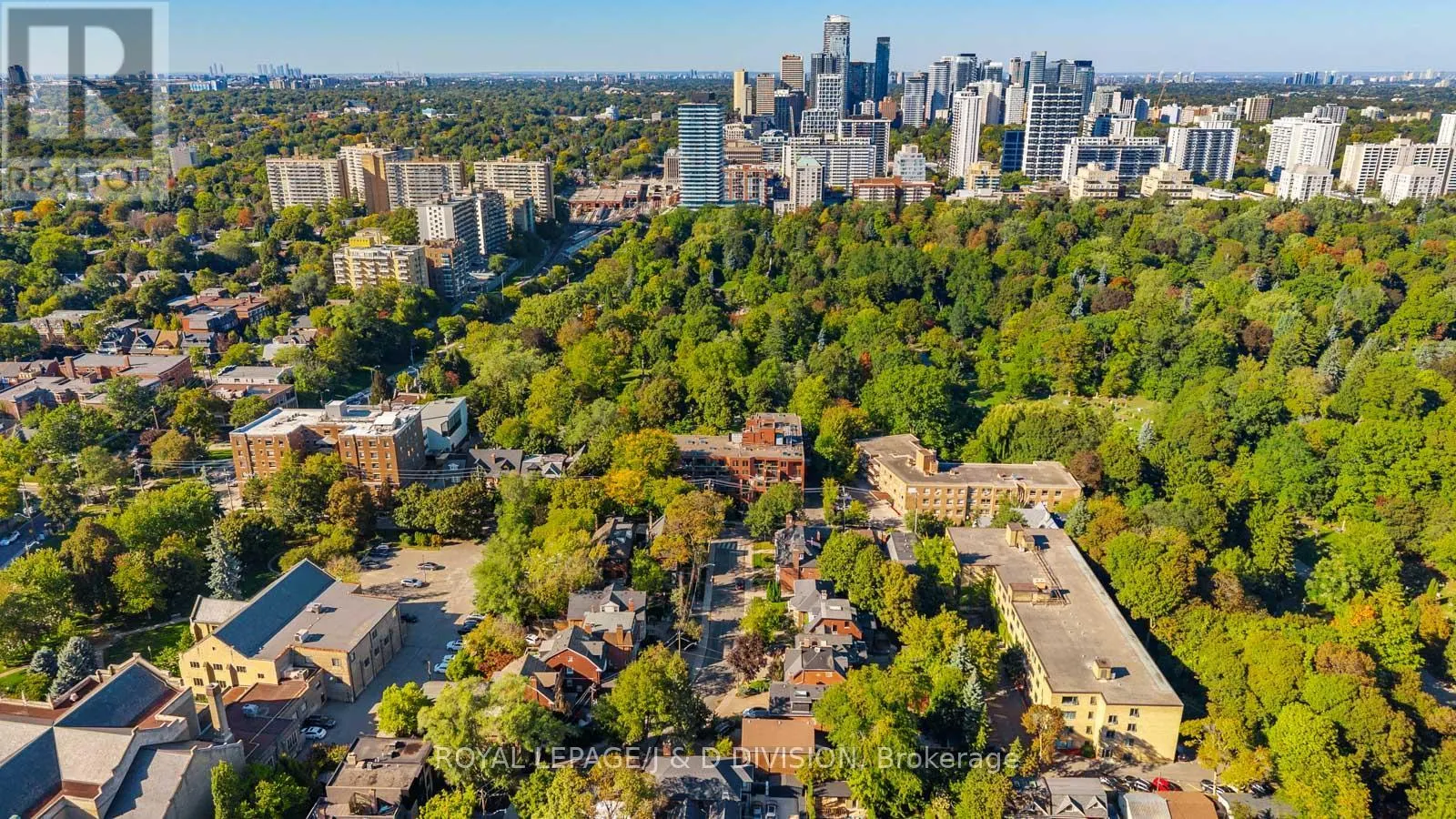 305 - 30 GLEN ELM AVENUE
