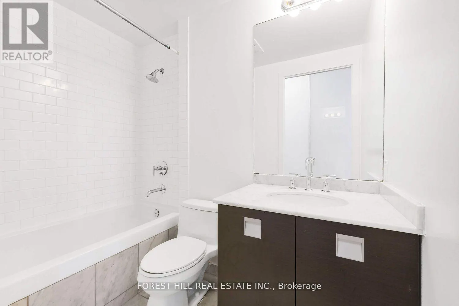 3210 - 33 CHARLES STREET E
