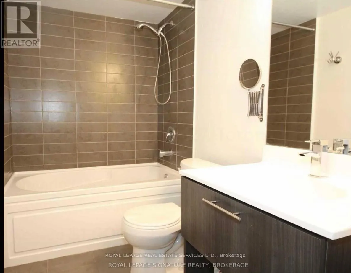 527 - 120 DALLIMORE CIRCLE