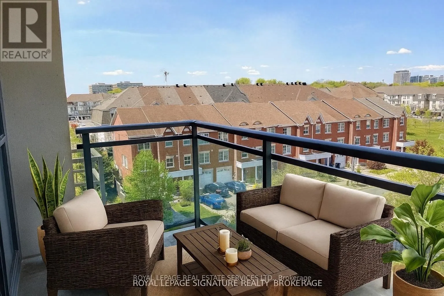 527 - 120 DALLIMORE CIRCLE