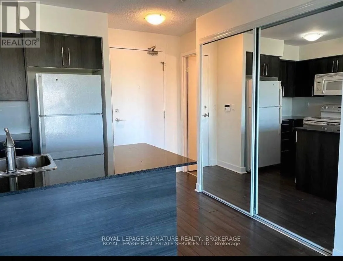 527 - 120 DALLIMORE CIRCLE